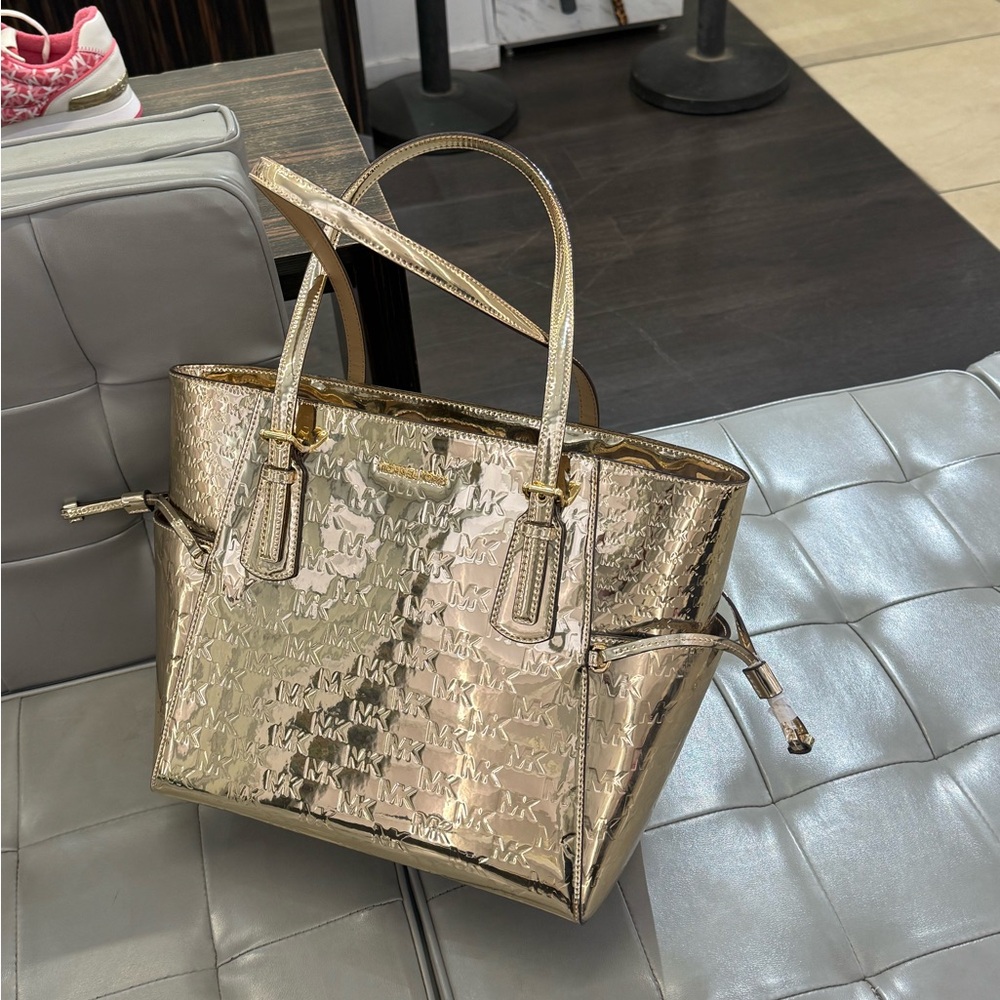 NEW Michael kors Voyager Large Patent Logo Debossed Tote Bag NWT pale gold